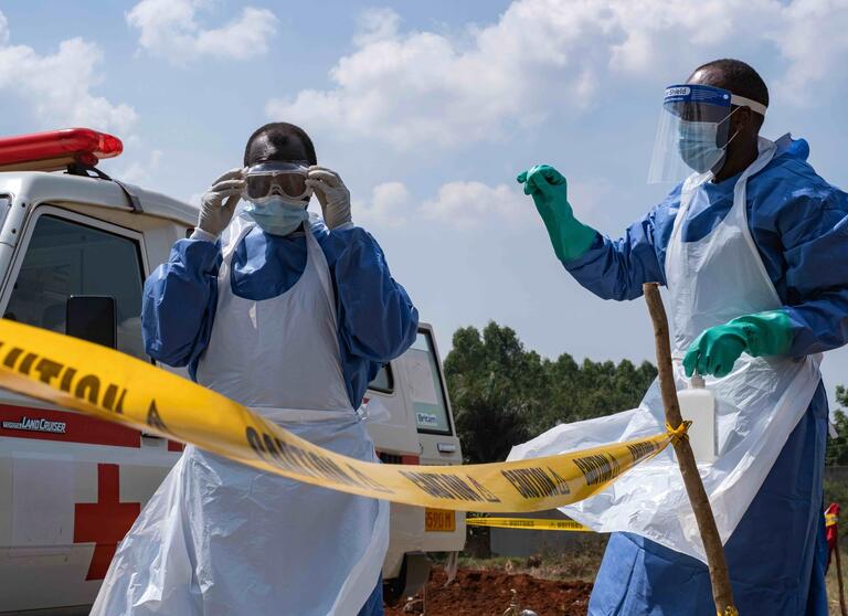 Uganda 澳洲幸运10官网平台 volunteers prepare for Ebola Virus Disease response.